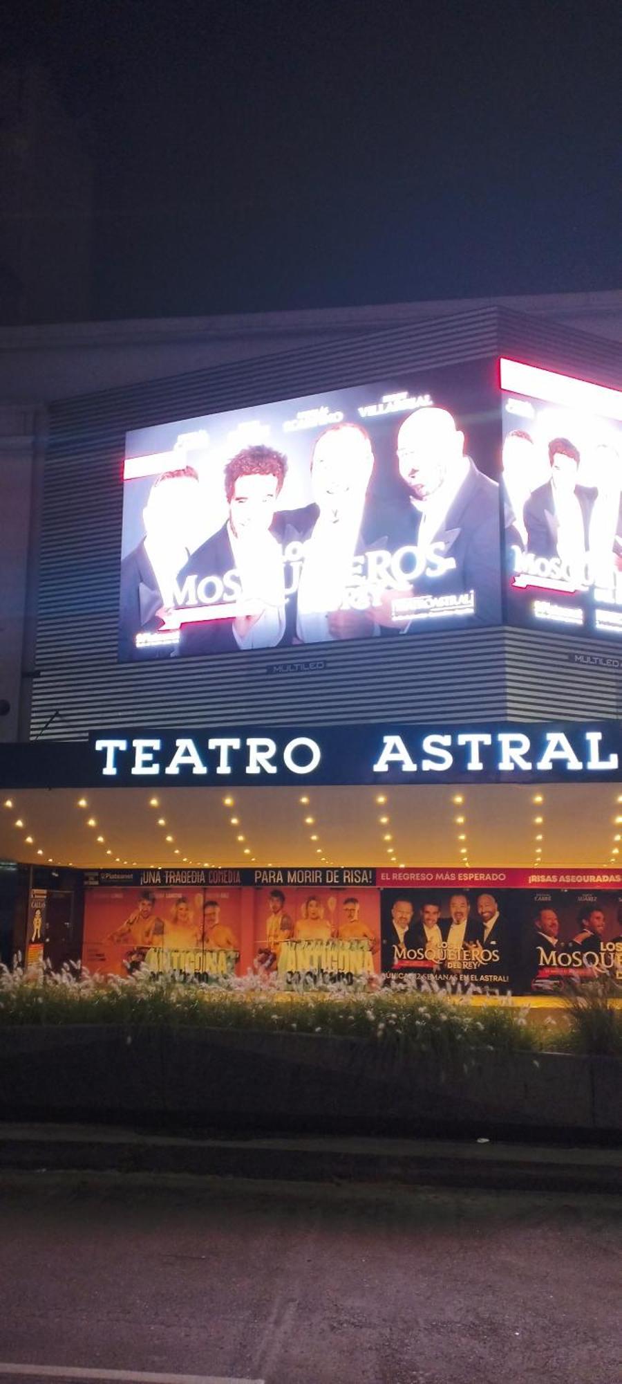Corrientes Broadway * Buenos Aires